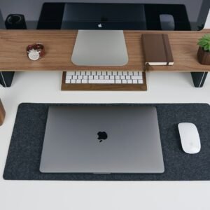 photo-1518117823675-9a4bb23df61c